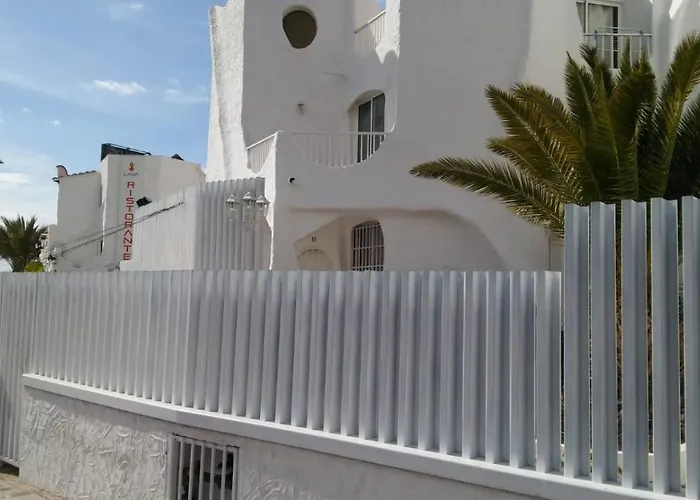 Casas Blancas Tortugas * Playa de las Americas (Tenerife)